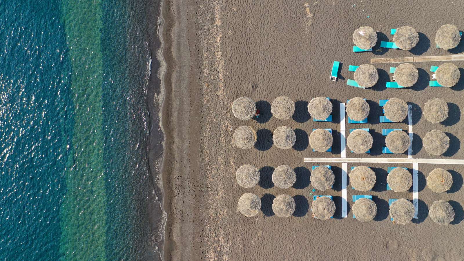Perivolos Beach